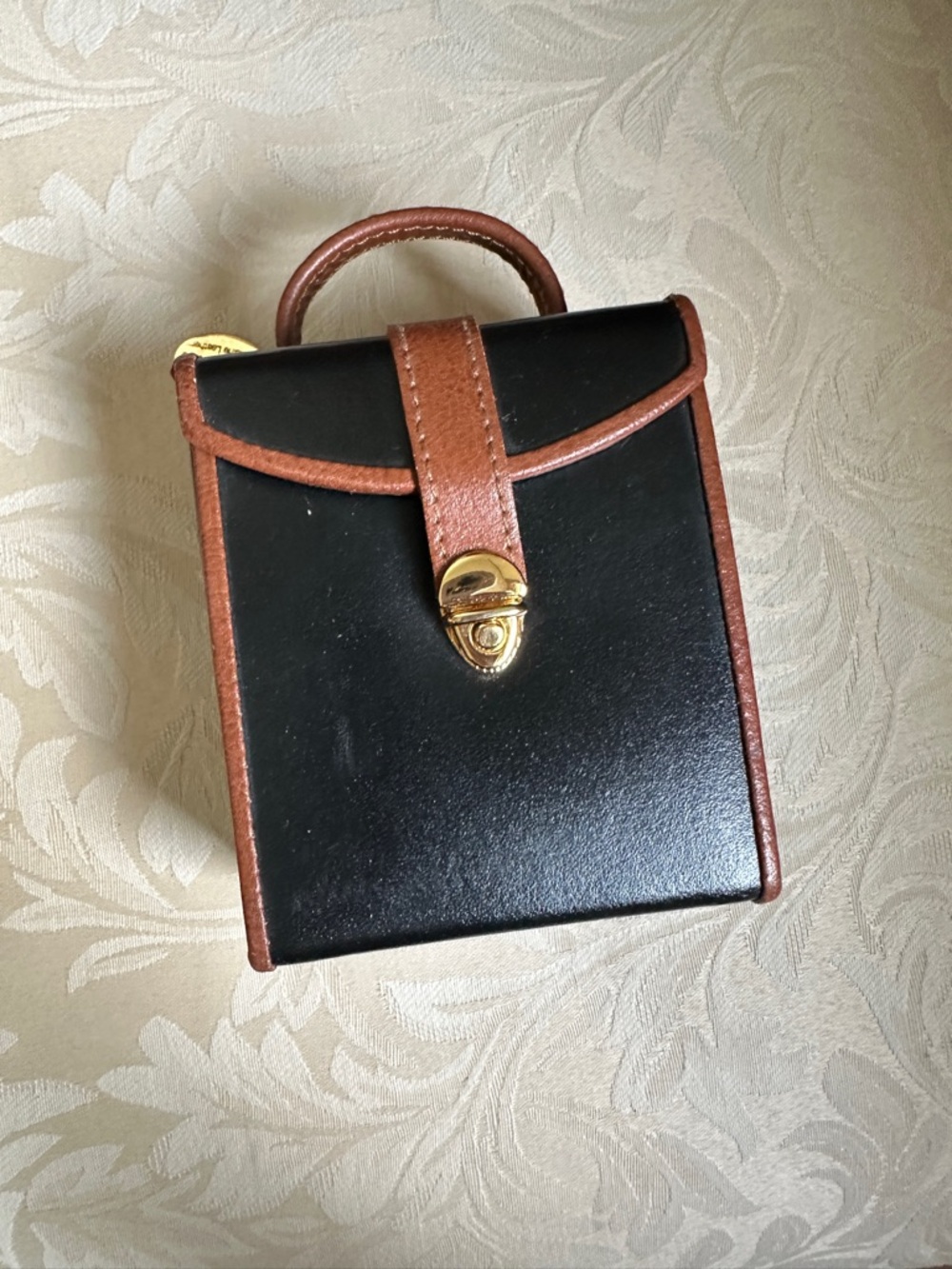 WOLF black Leather Travel Popout Jewelry Box